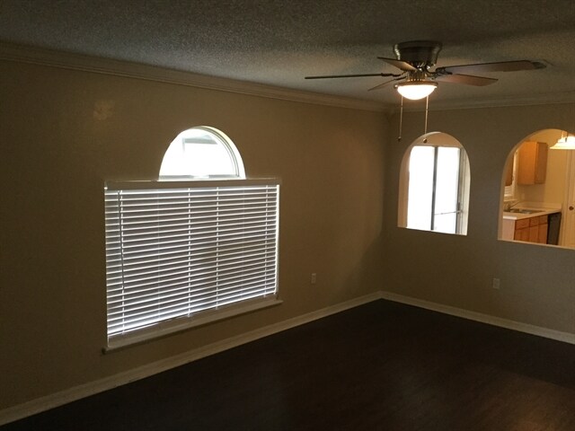 Building Photo - 11576 Whispering Brook Lane