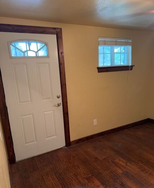 Foto del edificio - 625 Redbud Ln