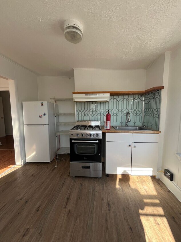 Foto principal - 2245 Bainbridge St