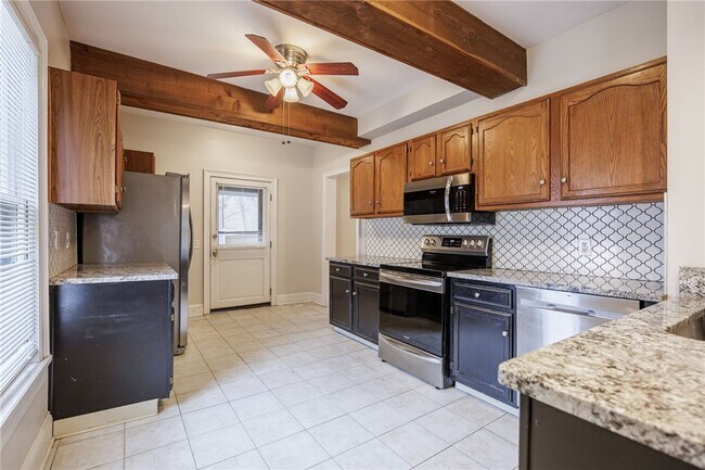 Foto del edificio - 1874 Blossom Rd