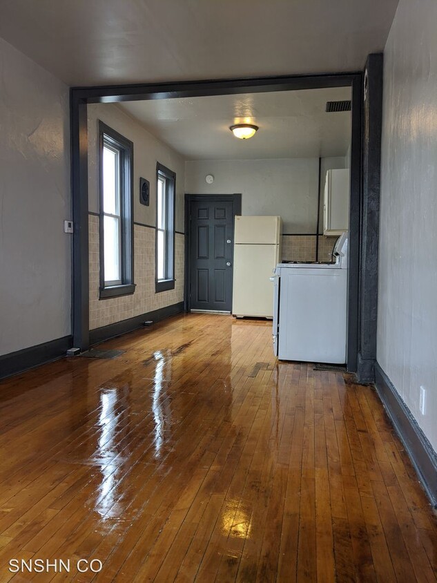 Primary Photo - 5353 N Sherman Blvd