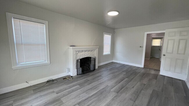 Building Photo - 2921 73rd Ave