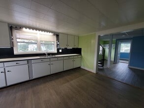 Building Photo - 448 Ridgeview Rd