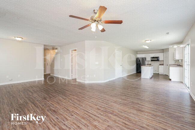 Building Photo - 3737 Eskdale Dr