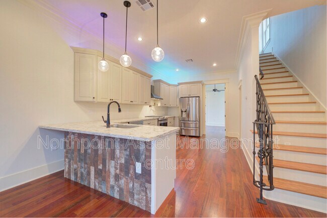 Foto del edificio - 913 N Robertson St