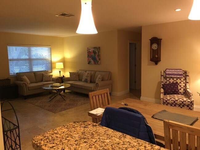 Foto del edificio - 1700 NW 36th Ct