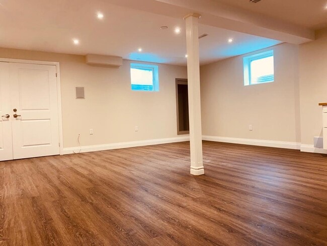 Building Photo - 1543 Polesden Dr