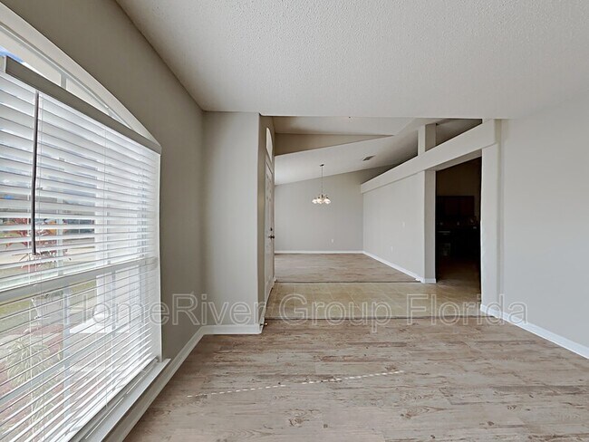 Building Photo - 364 Anchovie Ct