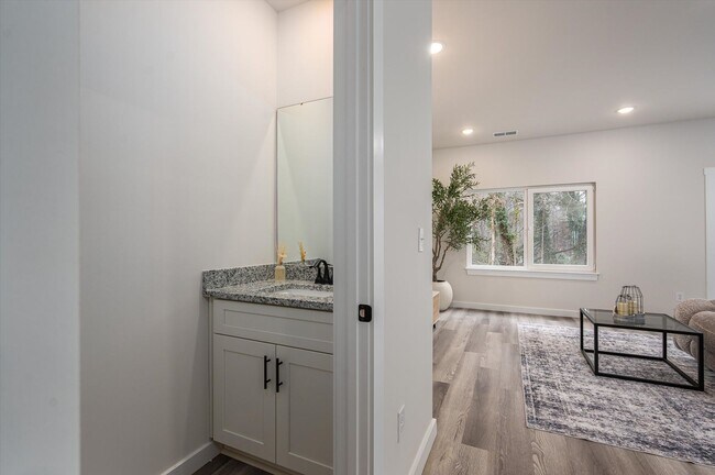 Foto del edificio - 409 E 20th St