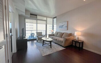 Building Photo - 3380 Peachtree Rd NE