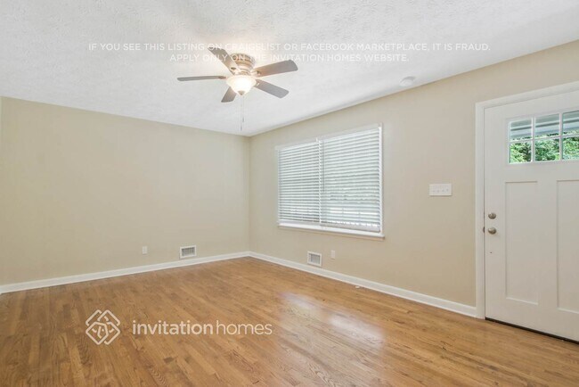 Foto del edificio - 1665 Elmwood Dr