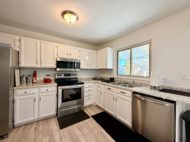 Foto del edificio - 2708 W 98th Dr