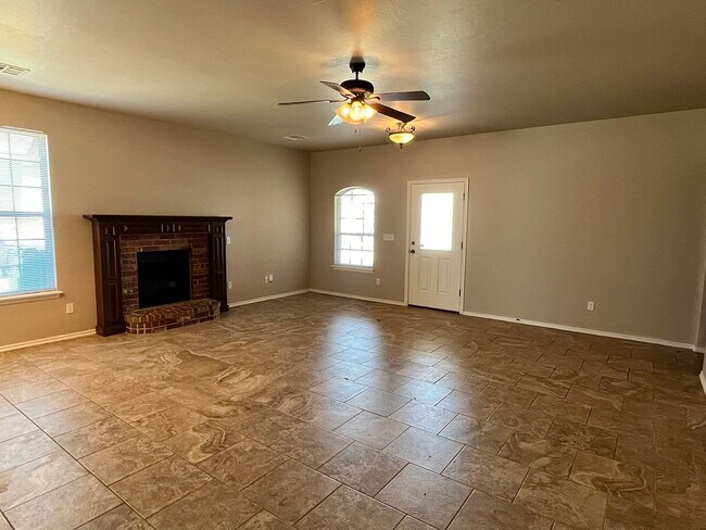 Foto del edificio - Gorgeous 3 Bed, 2.5 Bath in Surrey Hills