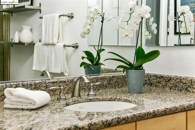 Building Photo - 77 Fairmount Ave