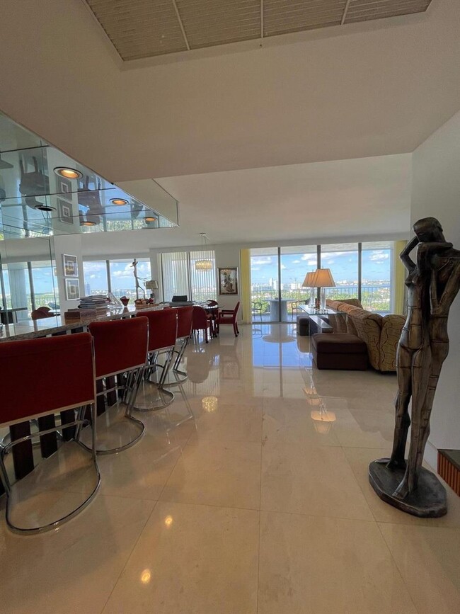Building Photo - 10155 Collins Ave