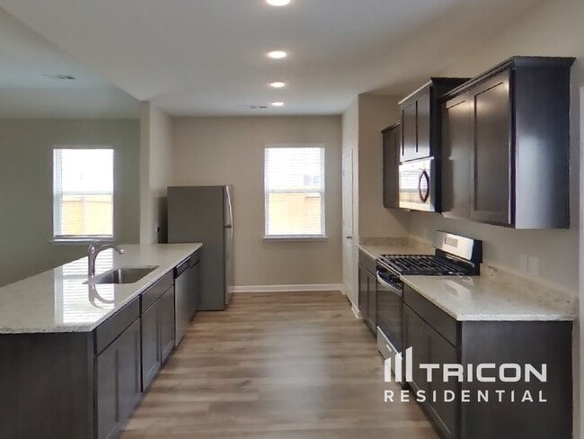 Building Photo - 9721 Sierra Grande Dr