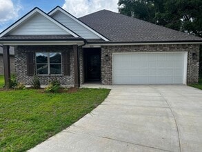 Building Photo - 825 Ginger Lee St