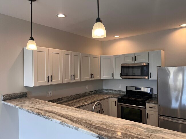 HUGE Kitchen - 4654 York Rd