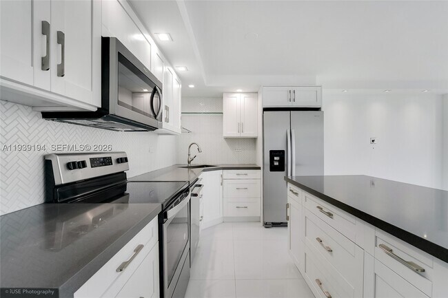 Foto del edificio - 6039 Collins Ave