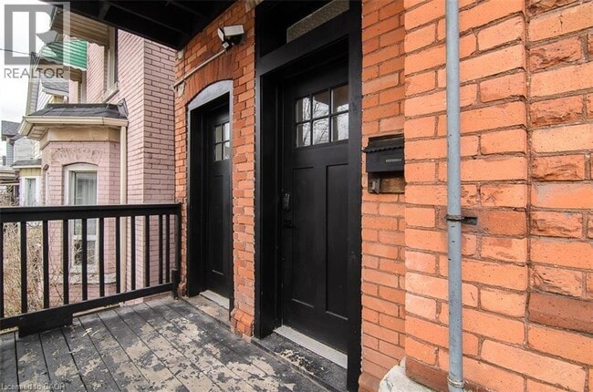 Building Photo - 249 Emerald St N