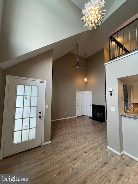 Building Photo - 14055 Vista Dr