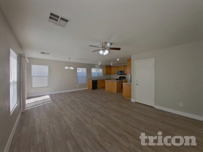 Foto del edificio - 1251 Golden Apple St