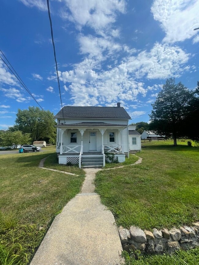 Building Photo - 2 Bed 1 Bath House in Boonsboro