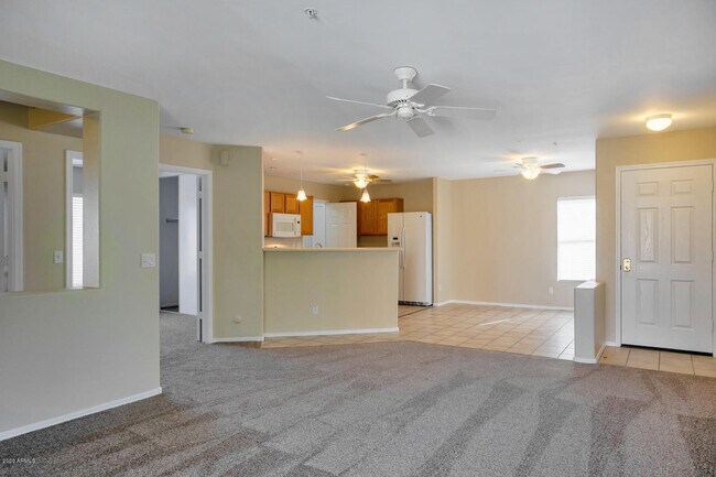 Foto del edificio - 8874 E Gail Rd