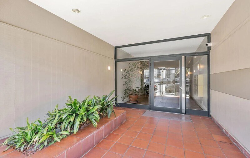 Foto del edificio - 1734 Bay St