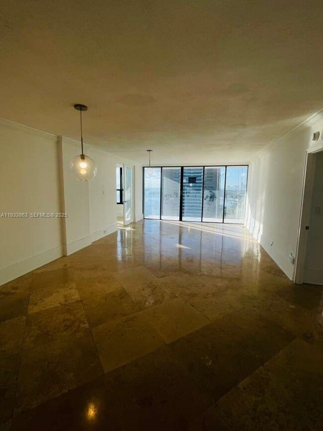 Building Photo - 780 NE 69th St