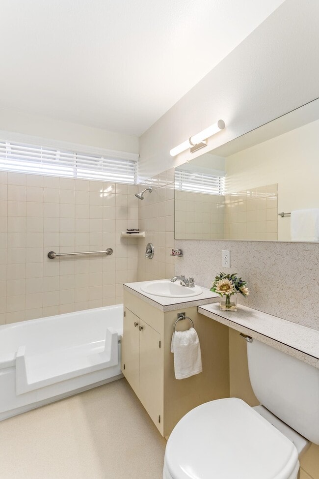Building Photo - 7111 Madera Dr
