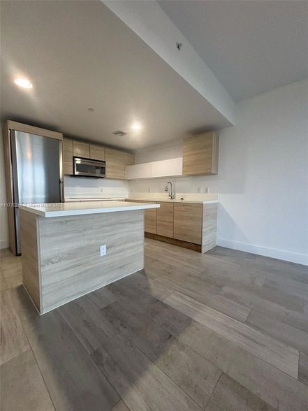 Building Photo - 16385 Biscayne Blvd