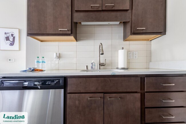 Foto del edificio - 11221 Synergy Dr