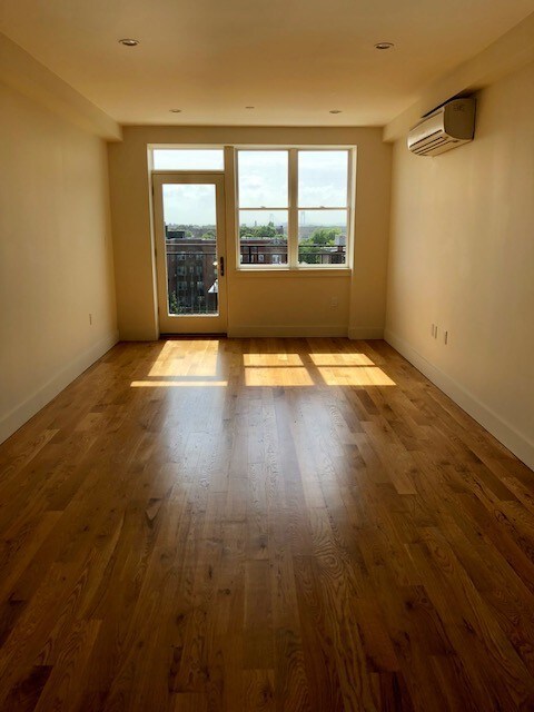 Building Photo - 1543 East 19th Street