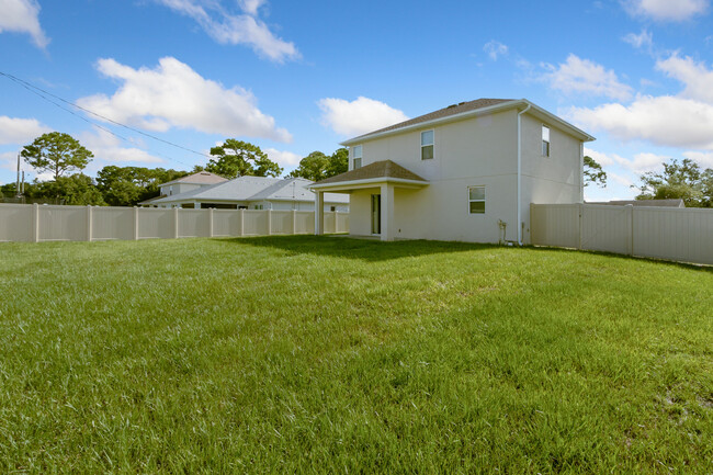 Building Photo - 927 Sable Cir SE