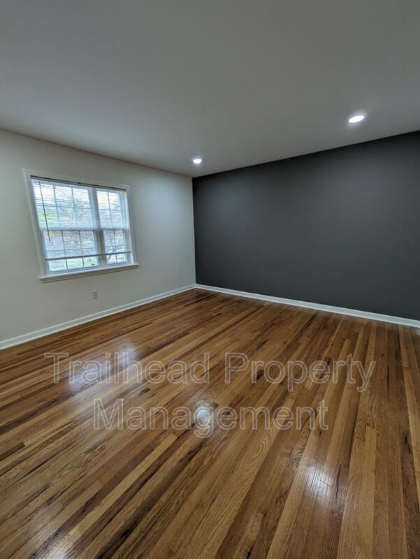 Building Photo - 6437 Brookside Rd