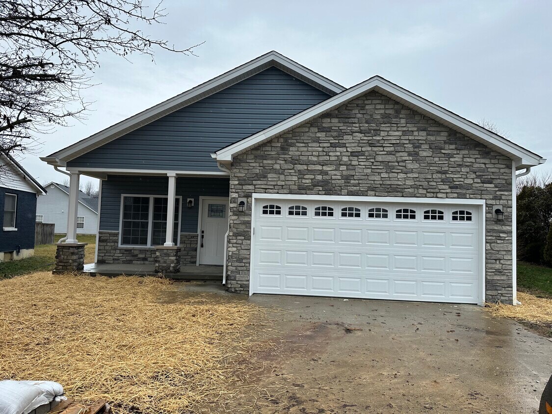 102 Calumet Ct, Elizabethtown, KY 42701 House Rental in Elizabethtown