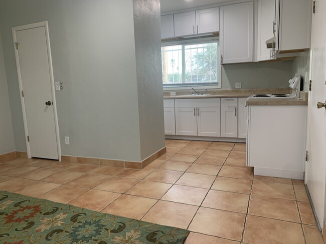 Foto del edificio - 2549 E Glenn St