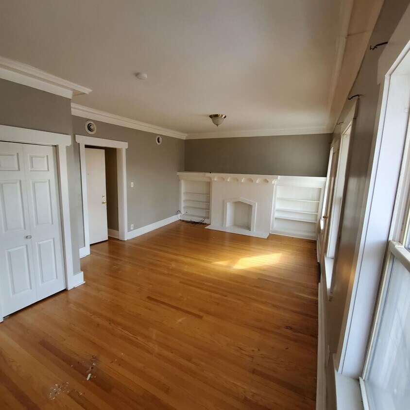 Foto principal - 7405 South Eberhart Avenue Unit 2