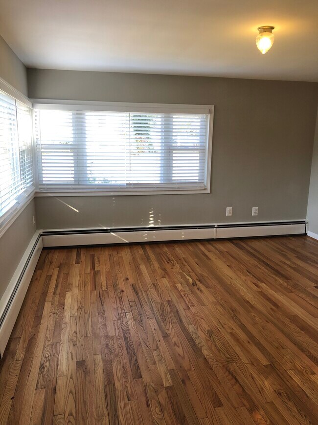 Sala de estar - 3000 Virginia Ave