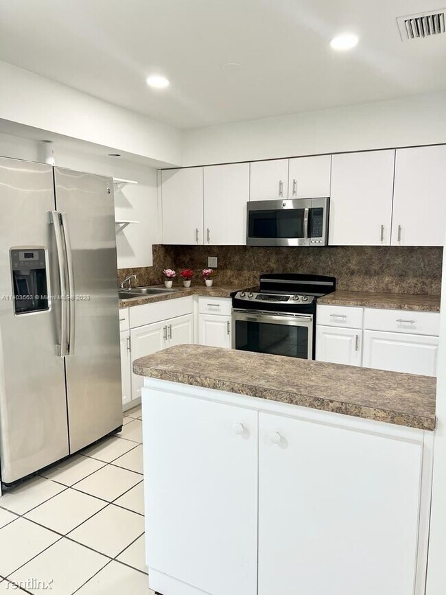 Foto del edificio - 4 br, 2 bath House - 430 SW 31st Ave
