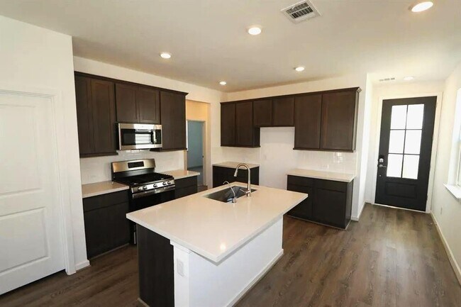 Foto del edificio - 1728 Greendale Dr