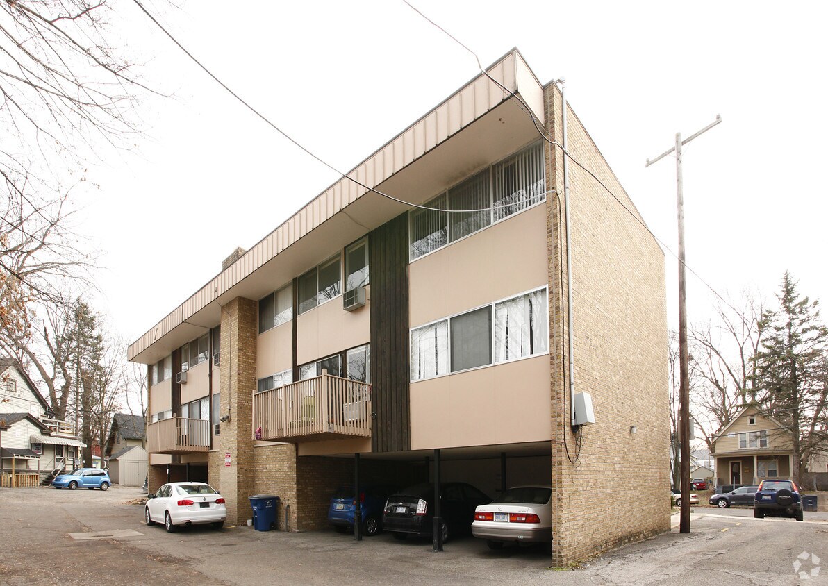Building Photo - 939 Dewey St