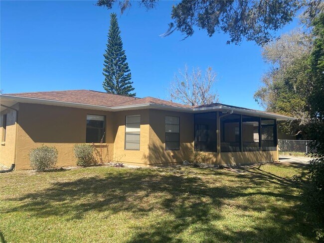 Foto del edificio - 12824 Lake Tree Ln