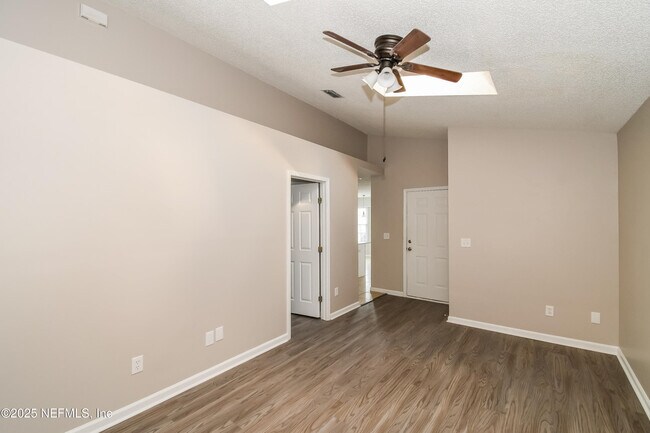 Building Photo - 5118 Somerton Ct