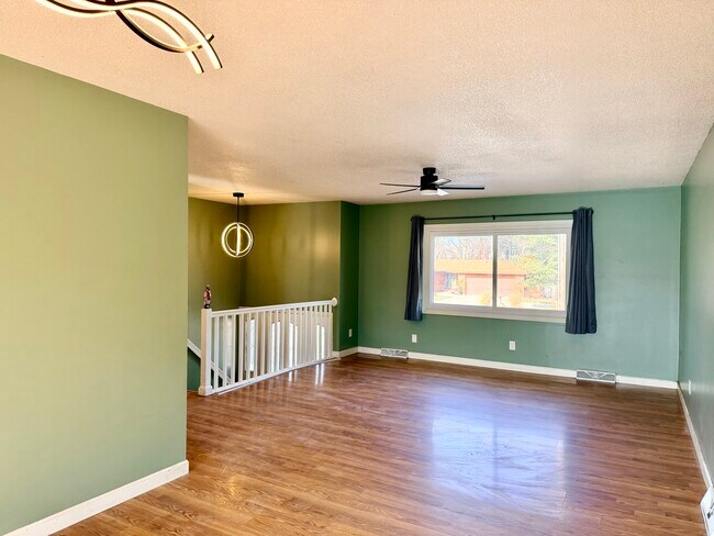 Foto del edificio - 1109 W Kirby Ave