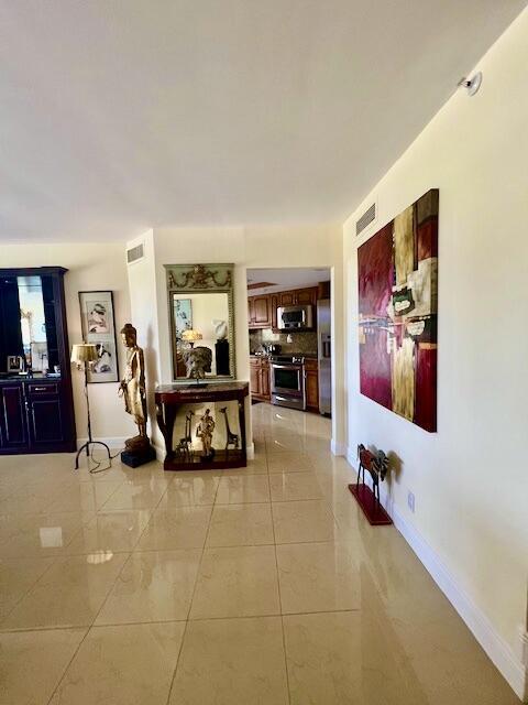 Building Photo - 1900 Consulate Pl