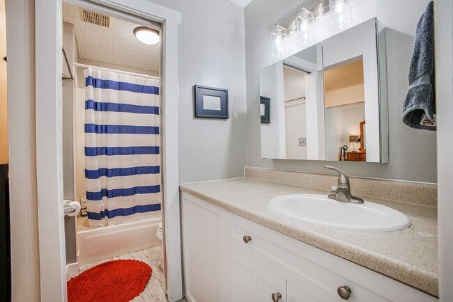 Building Photo - Furnished Studio Condo