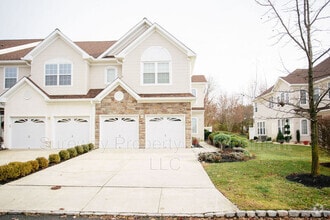 Building Photo - 42 Tudor Ct
