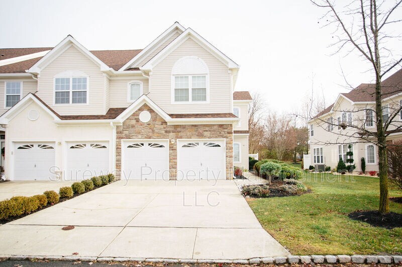 Primary Photo - 42 Tudor Ct